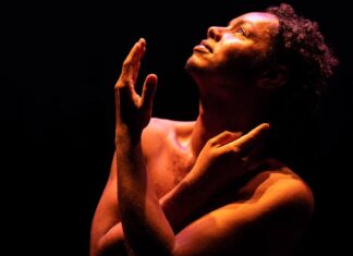 ‘Macacos’: Peça de Clayton Nascimento ganhará adaptação para os cinemas pelos Estúdios Globo