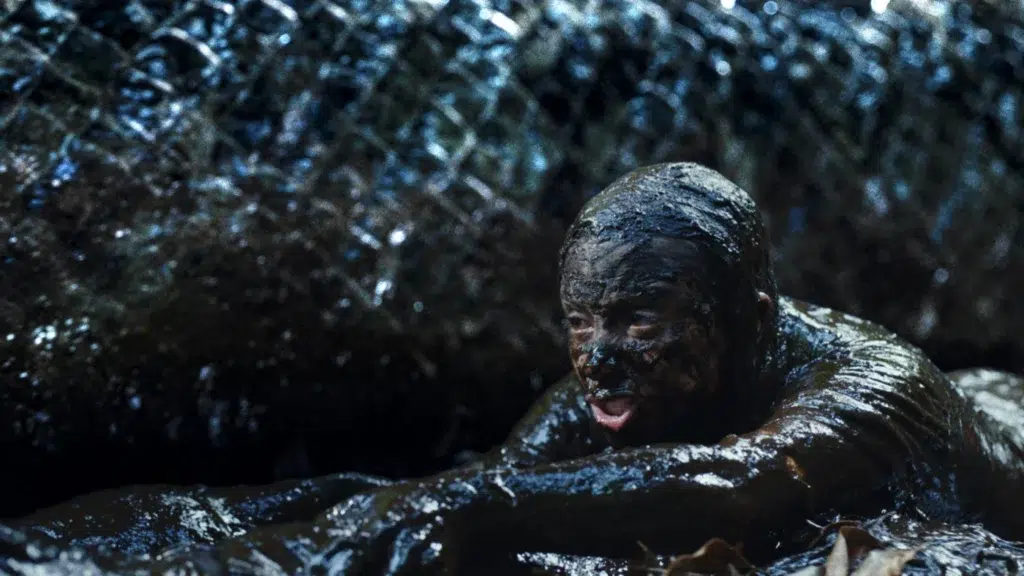 Jessica Rothe luta pela sobrevivência em clipe inédito do terror ‘Boiúna: Terror no Amazonas’; Confira!