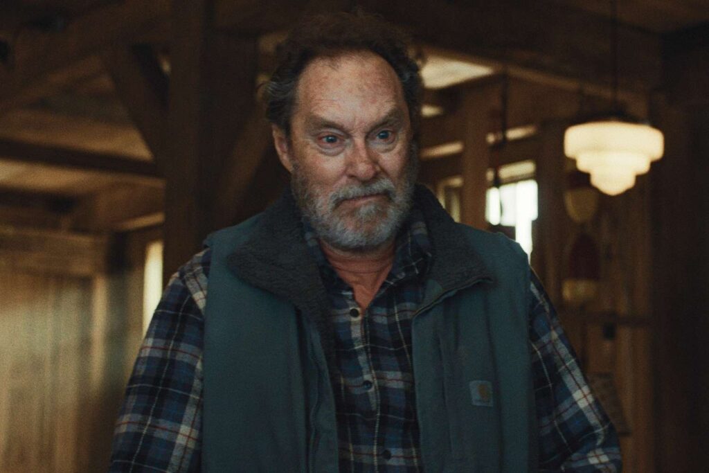 Emmy Awards 2026 | Stephen Root leva o prêmio de Melhor Ator Coadjuvante em Comédia por ‘O Segredo de Widow’s Bay’