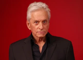 Michael Douglas revela que contrabandeava maconha em malas do pai para pagar a faculdade