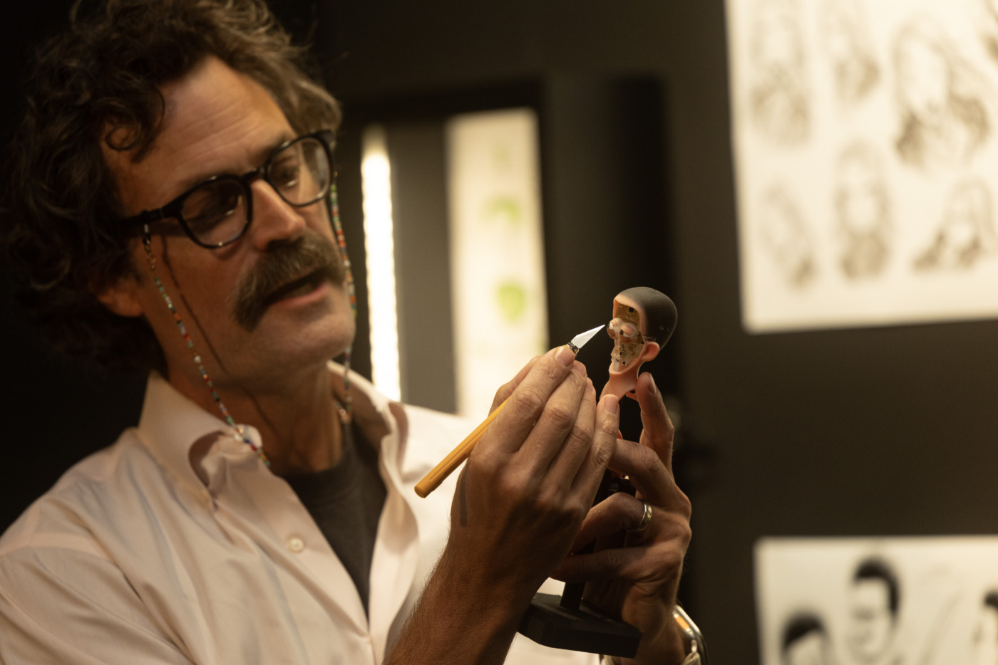 Brian McLean chefe de prototipagem, impressão 3D e fabricação das expressões faciais (foto: divulgação)