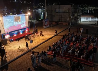 Com homenagens emocionantes às margens do ‘Mar Mineiro’, a Mostra de Cinema de Fama dá seu pontapé inicial Abertura da 8a edição da Mostra de Cinema de Fama. Foto: divulgação do festival
