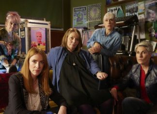 Joanna Scanlan forma uma BANDA de punk rock no trailer da série ‘Riot Women’; Assista!